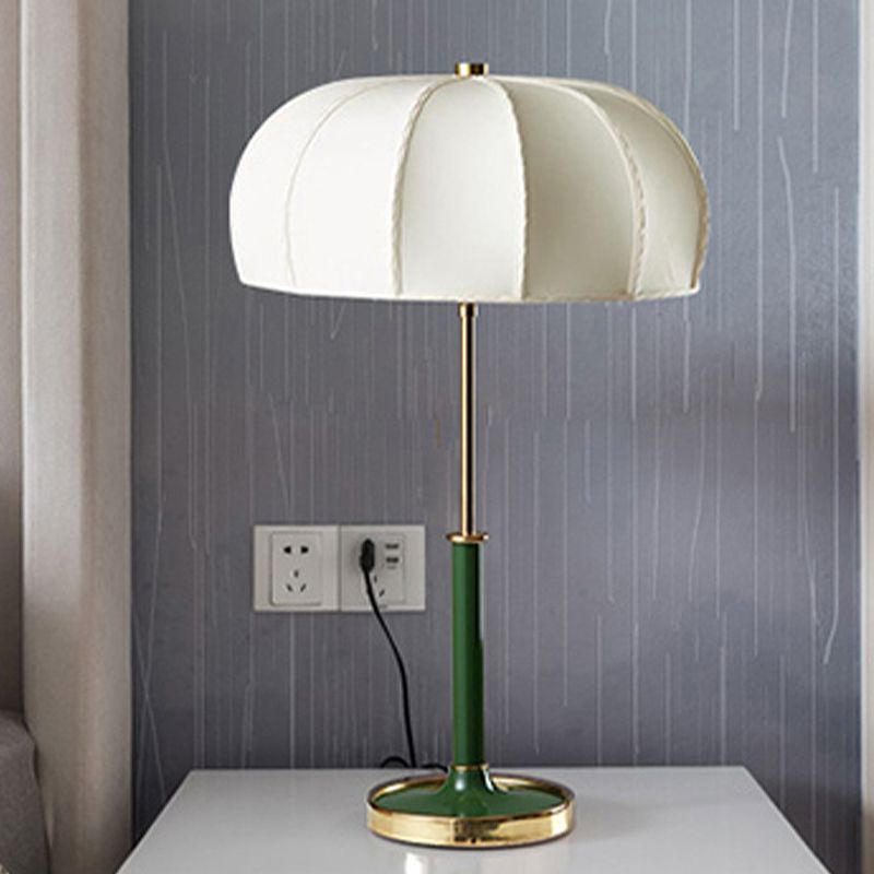 1 Head Shaded Task Lighting Contemporary Fabric Night Table Lamp in Green/White with Metal Base