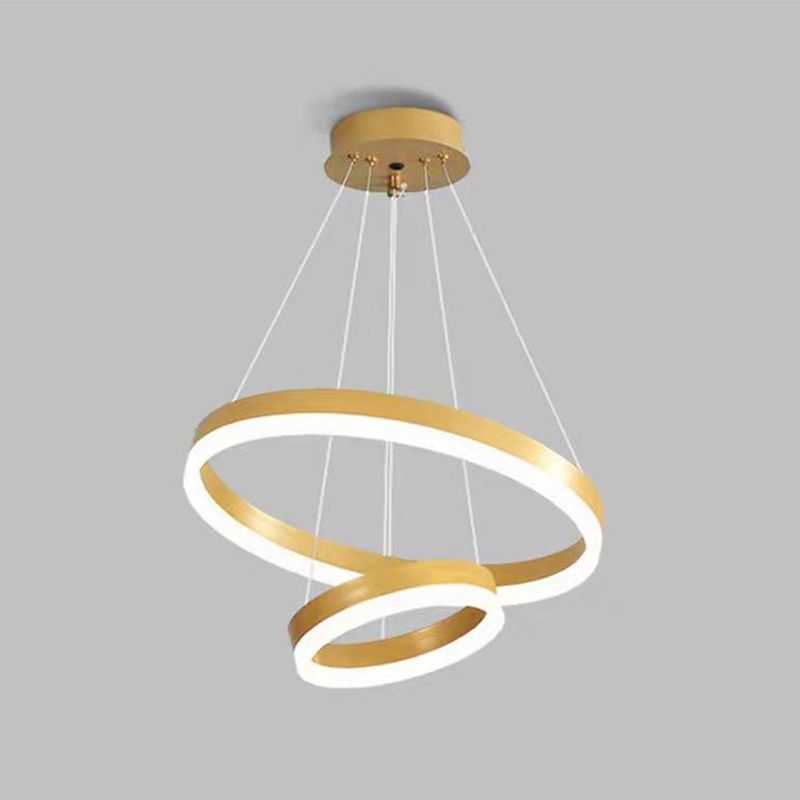 Lustre moderne en or silmous