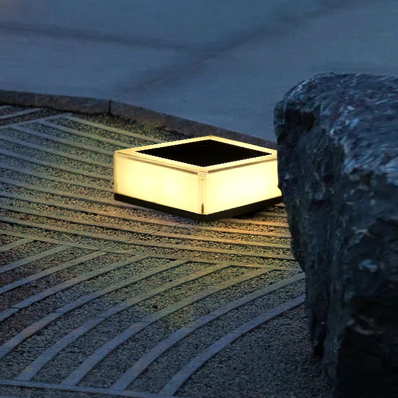 Solar Dimmable Outdoor Lights Square Pillar Lamp with Plastic Shade for Garden