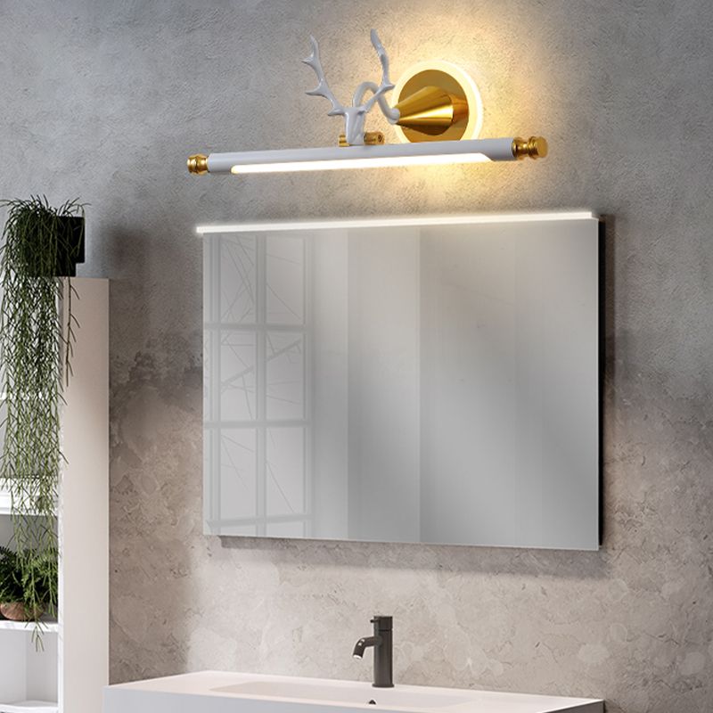 Postmodern Style Strip Shape Wall Sponce Metal Light para baño