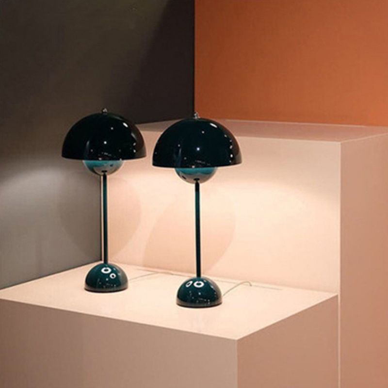 Modern Style Mushroom Shape Table Lighting Metal 1 Light Table Lamp for Bedroom