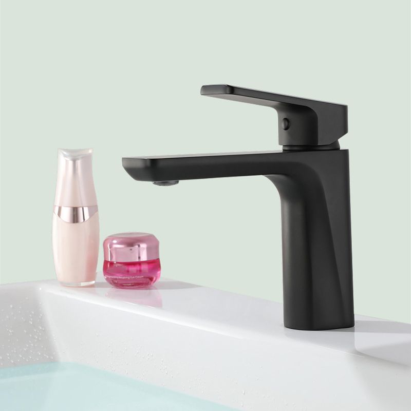 Modern Copper Vessel Faucet Pure Color Lever Handles Low Arc Vessel Faucet