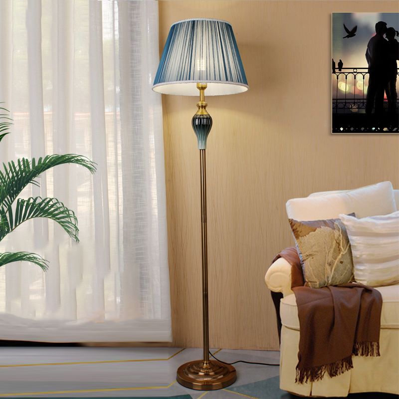 Modern Floor Lamp Household Floor Lighting Fixture with Fabric Shade for Sitting Room