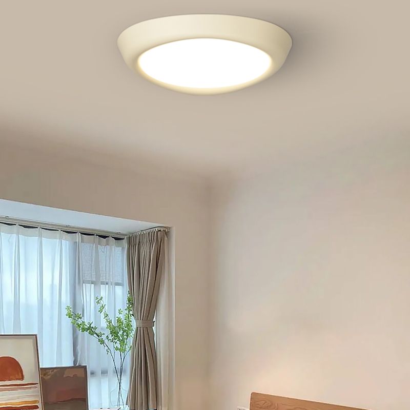 Resin LED Flush Mount Nordic Round Ceiling Light Fixture for Bedroom