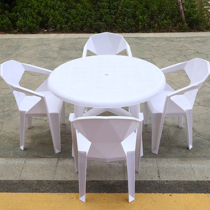 Plastic Outdoor Dining Table Modern Water Resistant Patio Table