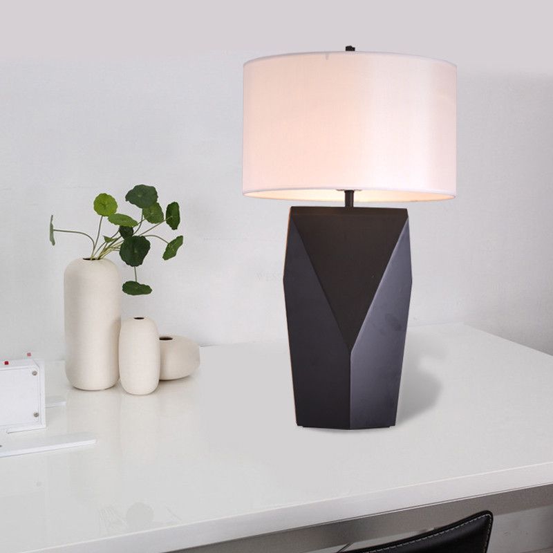 Contemporary 1 Bulb Task Lighting Black Cylinder Small Desk Lamp with Fabric Shade