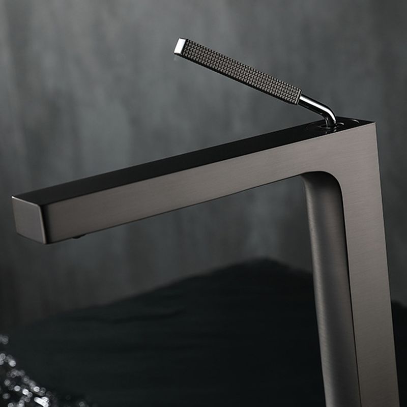 Brass Material Vessel Faucet 1-Handle Modern Design Faucet for Bathroom