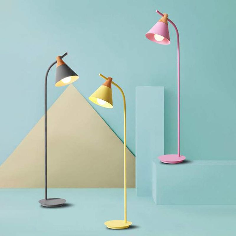 Light de style macaron Light 1-Light Floor Standing avec bois pour le salon