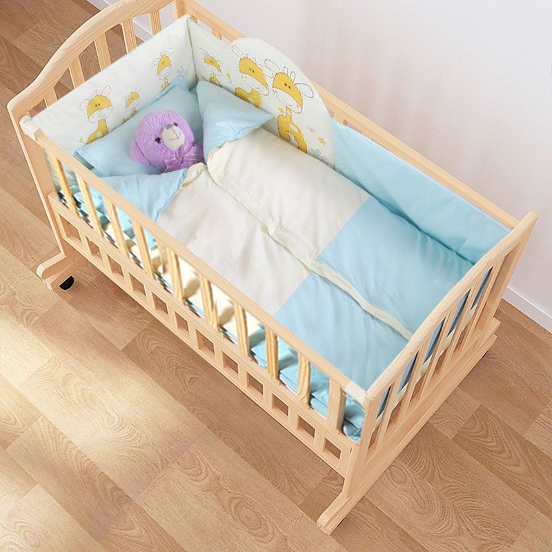 Scandinavian Nursery Crib Solid Wood Guardrail Baby Crib with Casters