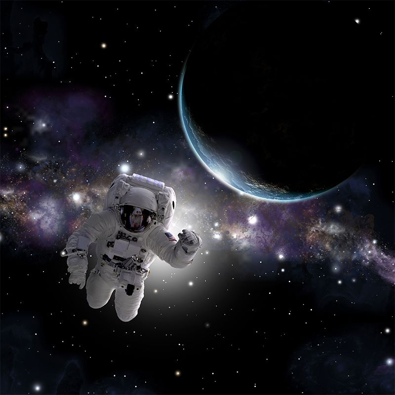 Floating Astronaut Mural Decal Sci-Fi Non-Woven Materials Wall Covering in Black