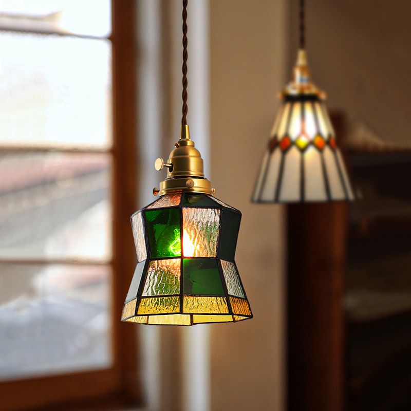 Gebrandschilderd glazen schaduw Tiffany hangende lichte messing slaapkamer mini hanger lamp met 63 "hangende draad