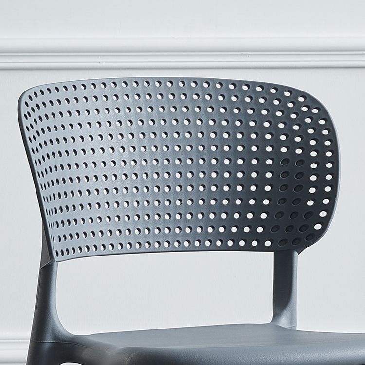 Chaise latéral en plastique moderne intérieur-extérieur