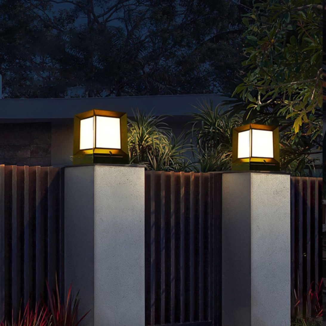 Solar Outdoor Lights Black Aluminum Pillar Lamp with Acrylic Shade for Garden