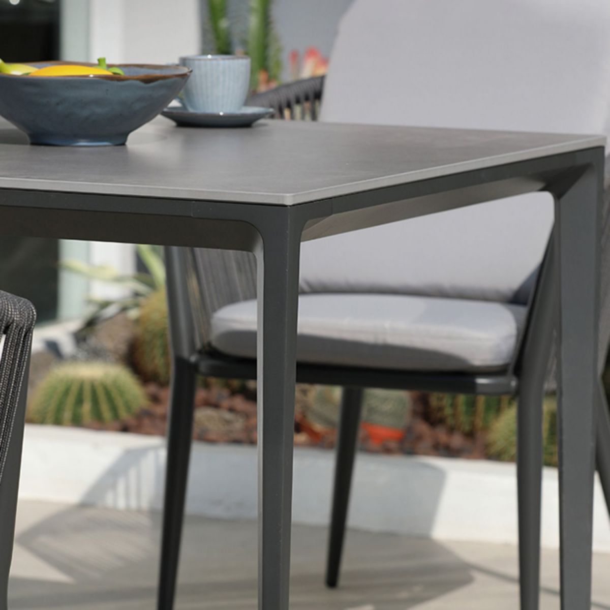 Contemporary Aluminum Frame Patio Table Outdoor Rust Resistant Patio Table