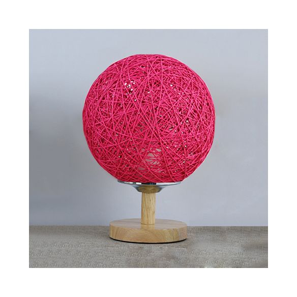 Rattan handgewebte Tischlampe zeitgemäß 6 "/7" W 1 Glühbirnen weiß/rotes Tischlicht mit globaler Schatten und Holzbasis