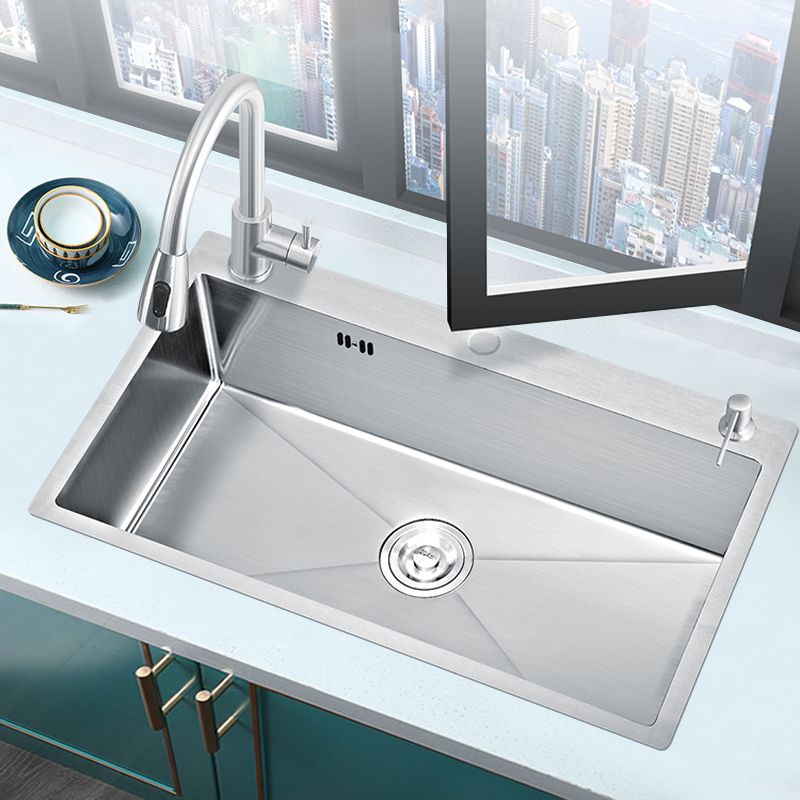 Classic Style Kitchen Sink Stainless Steel Colorfast Kitchen Sink with Drain Strainer Kit