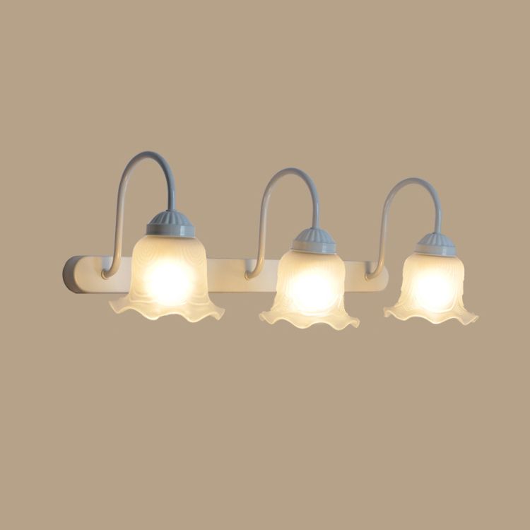 Blume weißes Glas Flush Mount Wandleuchter moderner Stil Multi Lichter Eitelkeitspiegellichter Lichter