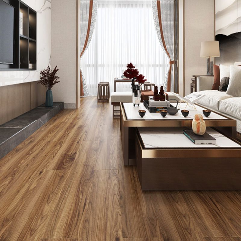 Tradition Pine Wood Hardwood Flooring Smooth Waterproof Solid Wood Flooring