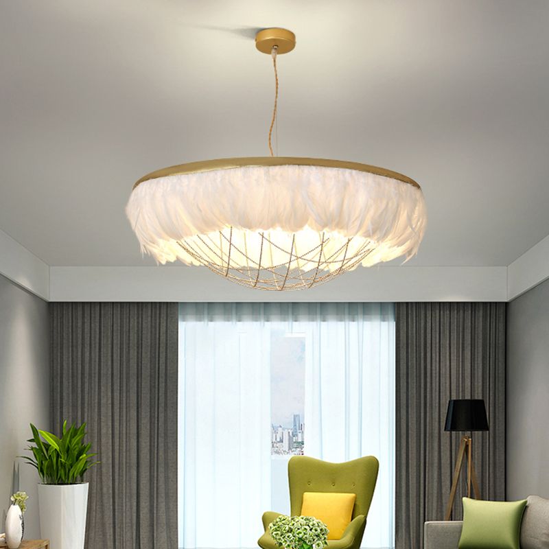 Dome Cage Metallic Chandelier Light moderne 2 ampoules Gold Plafond suspendu avec plume blanc / gris / rose Déco