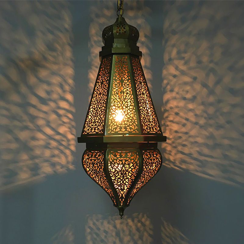 1 Bulb Laser Cut Pendant Lighting Tradition Metal Ceiling Hanging Light in Brass