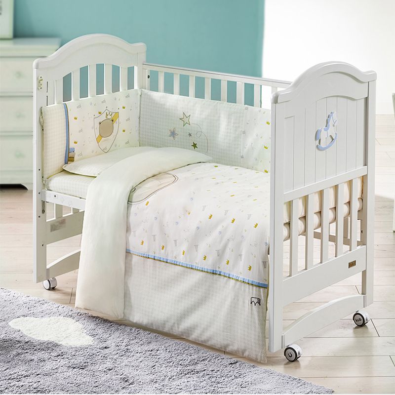 Rectangle Farmhouse Style Crib Solid Wood 3-In-1 Convertible Crib