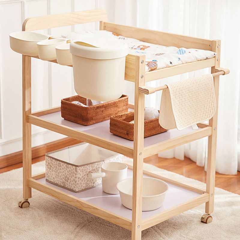 Modern Wooden Baby Changing Table Flat Top Changing Table With 4 Wheels