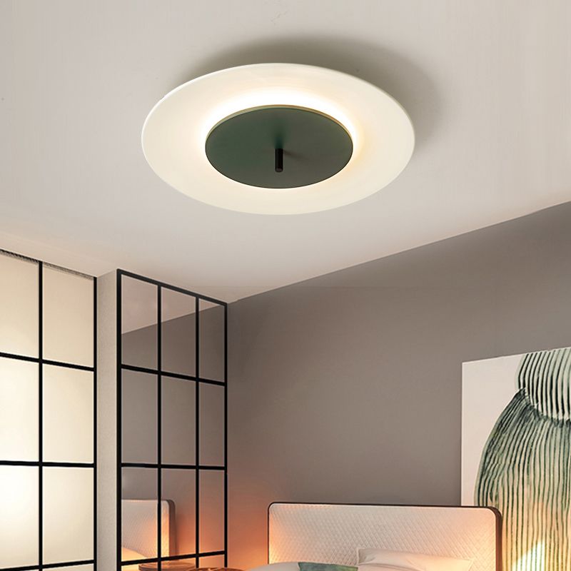 Nordic Round Ceiling Light Metal LED Flush Mount Lighting Fixture for Bedroom