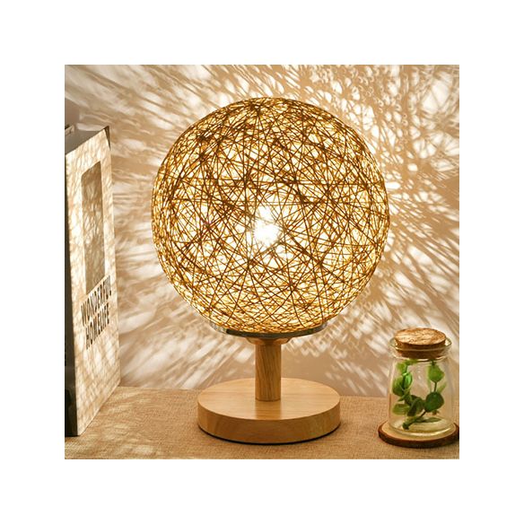 Rattan handgewebte Tischlampe zeitgemäß 6 "/7" W 1 Glühbirnen weiß/rotes Tischlicht mit globaler Schatten und Holzbasis