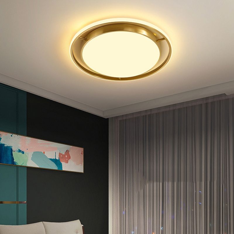 Round Flush Mount Modern Metal Flush Mount Ceiling Light in Gold