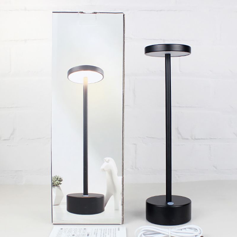 Aluminum Table Lamp Modern Style Single Light LED Table Light for Bedroom