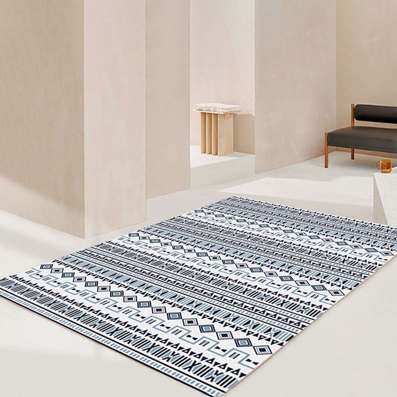 Distinctive Boho Striped Area Rug Retro Tribal Totem Indoor Rug Polyester Easy Care Stain Resistant Rug for Living Room