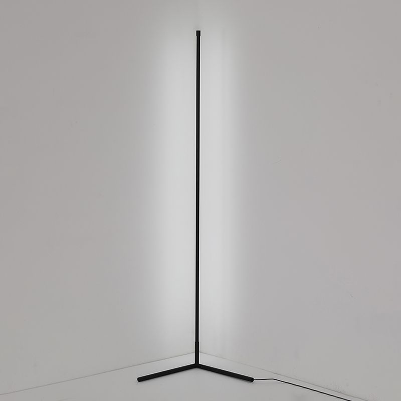 Metal Linear Shape Floor Lamp Modern Style 1 Light Floor Lamp Fixture in Black