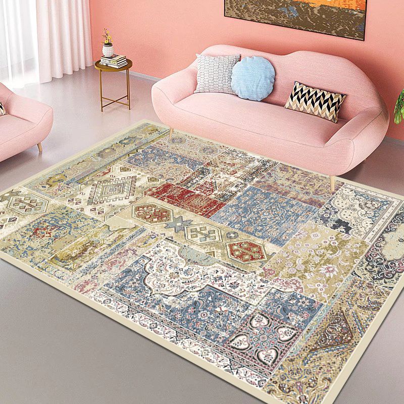 Nostalgia Floral Print Carpet White Tone Polyester Rug Anti-Slip Backing Carpet for Home Decoration