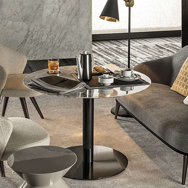 Table à manger ronde de luxe traditionnelle en métal avec base de piédestal à base de piédestal