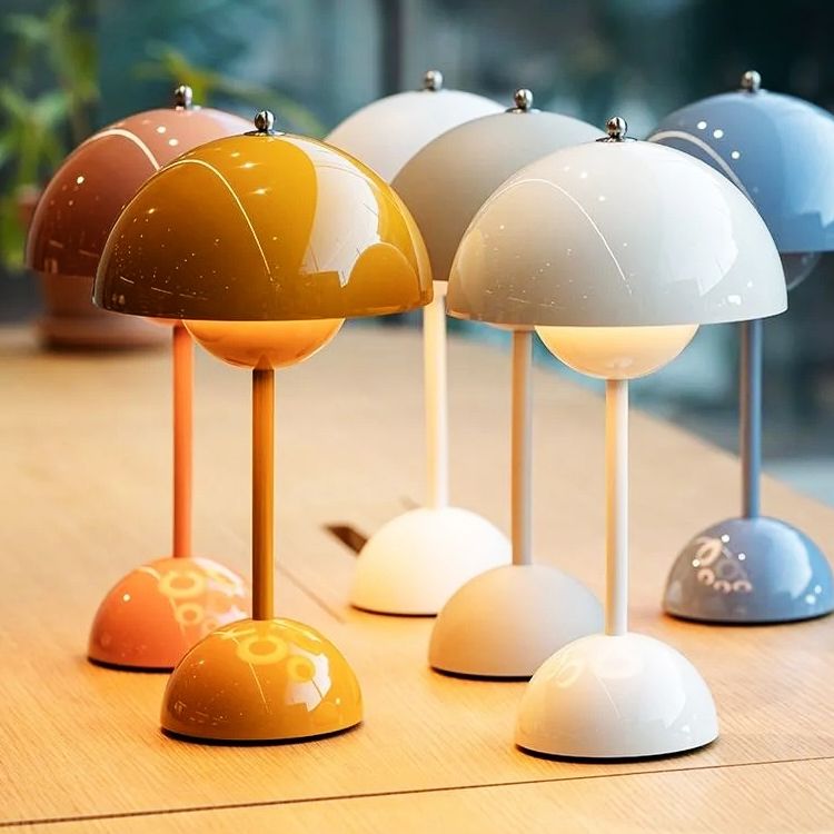 1-Light Metal Table Lamp Macaron Style Desk Lamp with Iron Shade