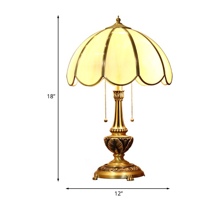 Table table de chevet d'or 1-Bulb Light Colonialist beige en verre beige de lampe de table en métal avec chaîne de traction