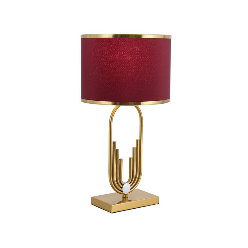 Postmoderne Augenpflege -Tischlampe Minimalist Metal Night Stand Light für Wohnzimmer