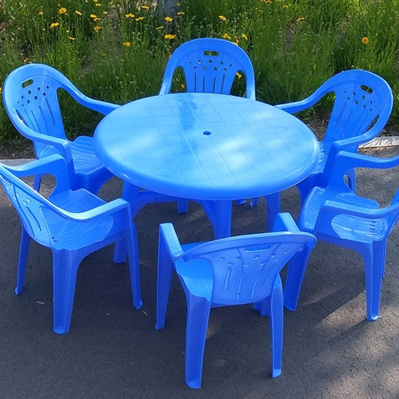 Contemporary Plastic Patio Table with Umbrella Hole Water Resistant