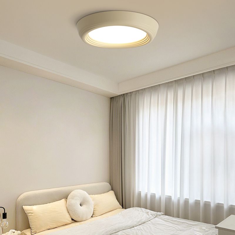 Resin LED Flush Mount Nordic Circle Ceiling Light Fixture for Bedroom