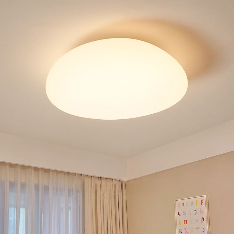 Modernism Acrylic Flush Mount Ceiling Light Fixture in White for Bedroom