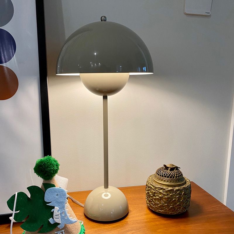 Modern Nordic Table Lamp 1-Light Dome Metal Table Light for Study Room