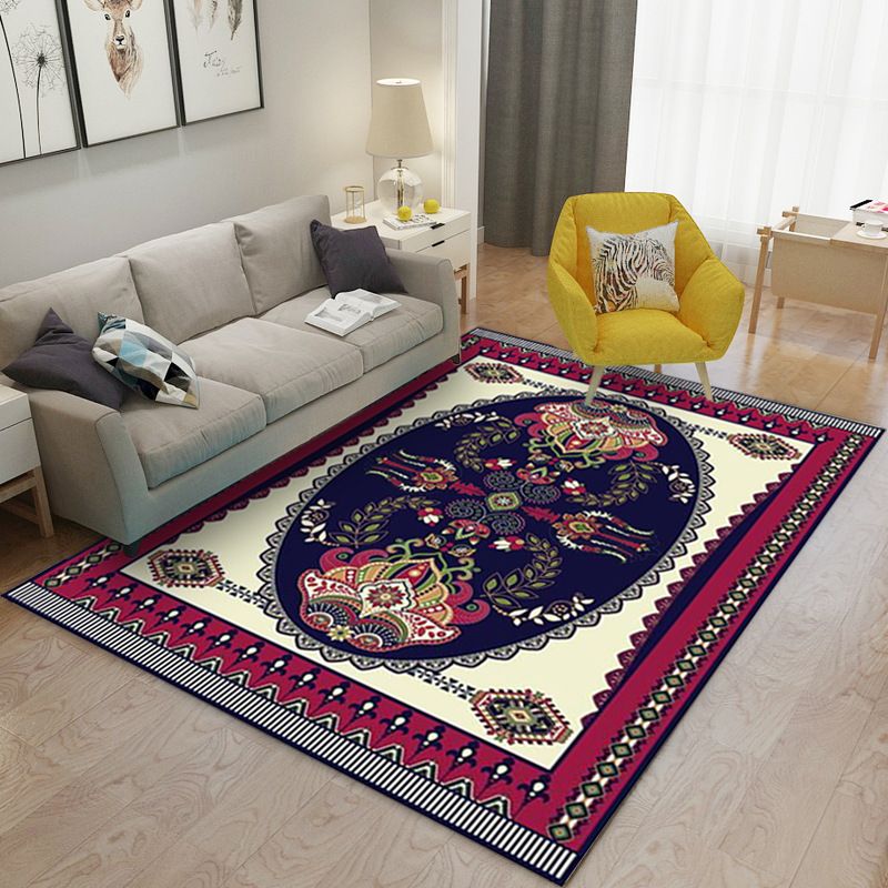 Traditional Area Carpet Antique Pattern Polyester Area Rug Stain Resistant Rug for Living Room