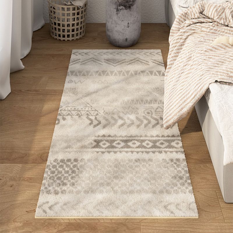 Multi Color Bedroom Rug Ethnic Geometric Carpet Polypropylene Pet Friendly Washable Indoor Rug