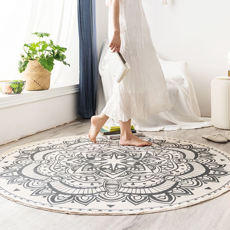 Classical Moroccan Round Rug Comfort Traditional Floral Printed Carpet Cotton Blend Friendly Washable Carpet for Living Room