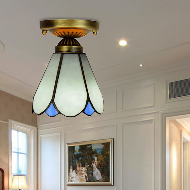 Art Glass Conical Small Plafond Light 1 Bulbe Tiffany Tiffany Simple Style Plafond Lampe en blanc pour la cuisine