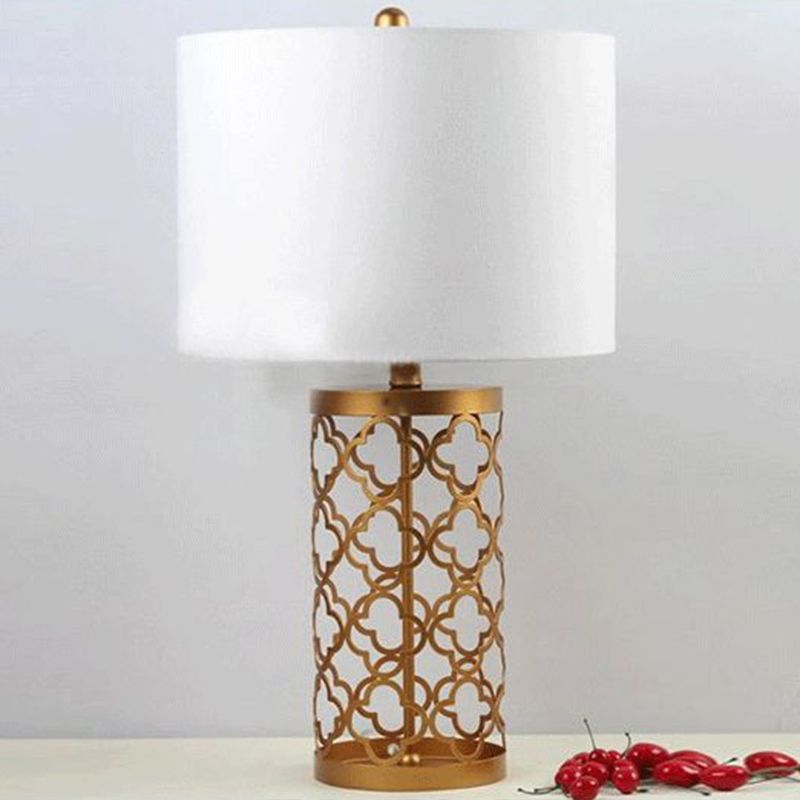 Minimalistic Quatrefoil Night Stand Light Metal 1 Head Bedroom Table Lamp with Cylinder Shade in White, 14"/15" W