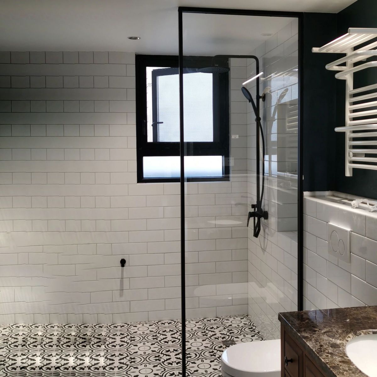 Tempered Glass Fixed Shower Screen with Extremely Narrow Stainless Steel Frame