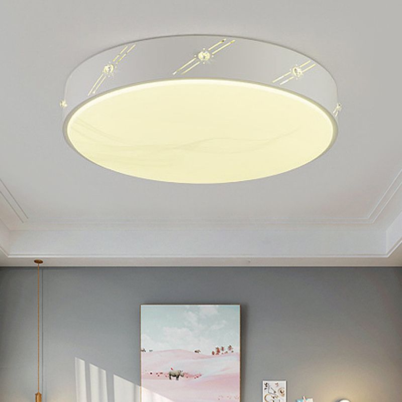 Round Ceiling Light Fixture Simple Metal White LED Flush Mount with Acrylic Diffuser for Bedroom