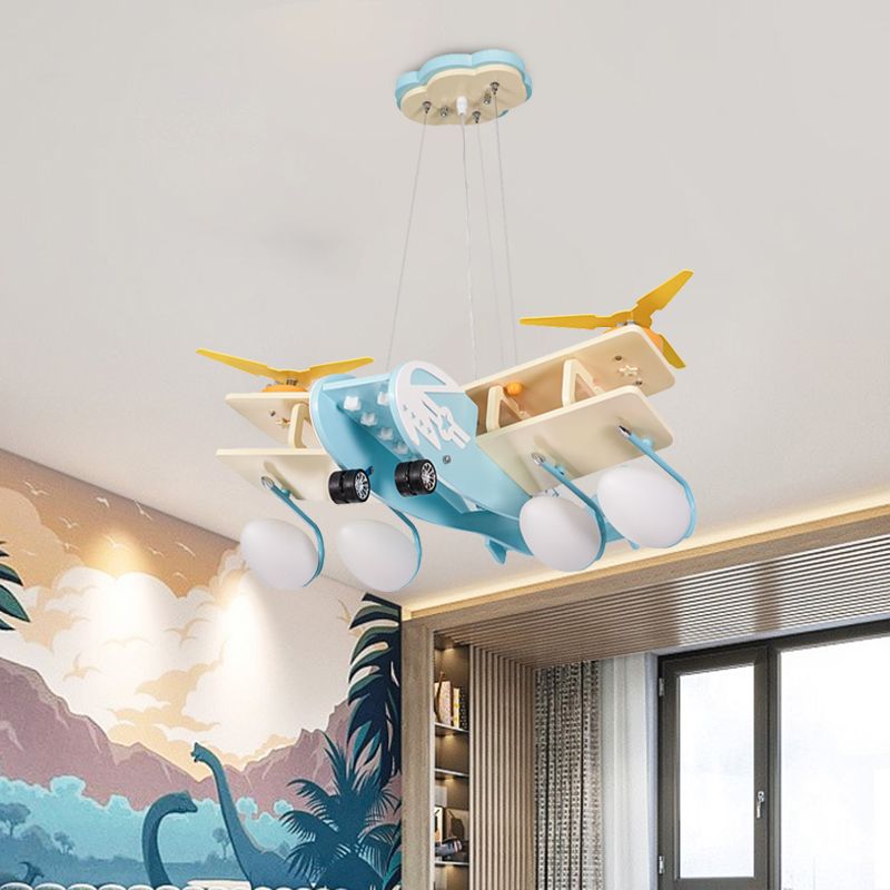 Kids Bomber Plane Wood Drop Lamp 4 Heads Kroonluchter Hanglamp in lichtblauw met bomwite glazen schaduw