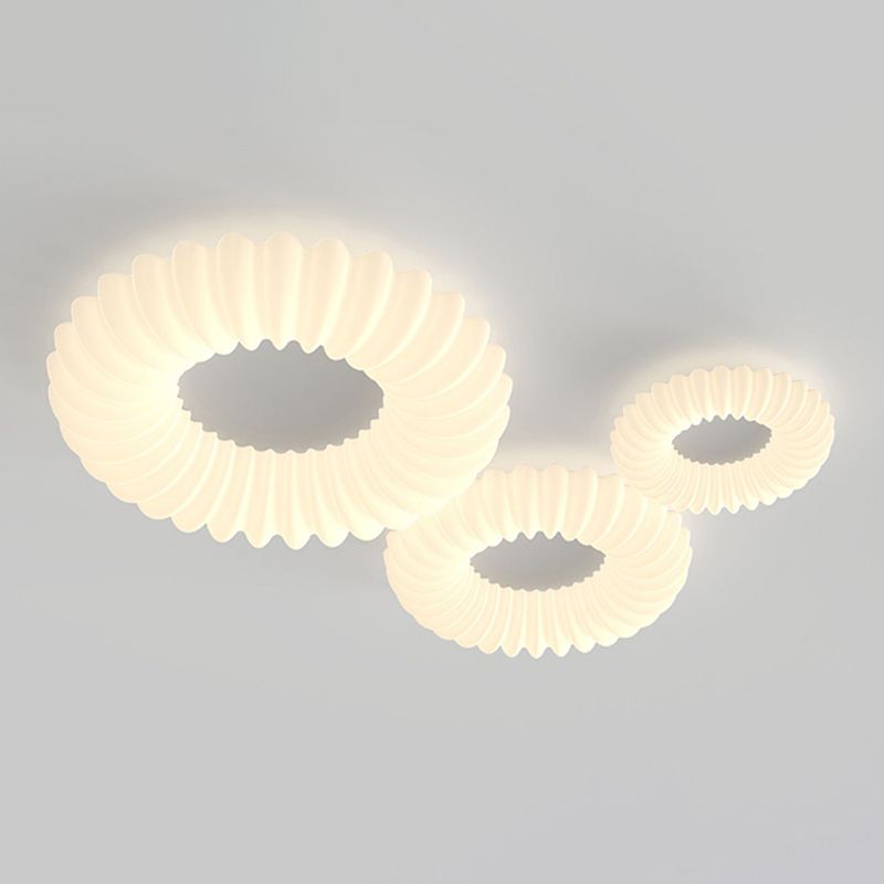 LED Modern Metal Flush Mount Circle Shape Ceiling Lamp with Plastic Shade for Living Room